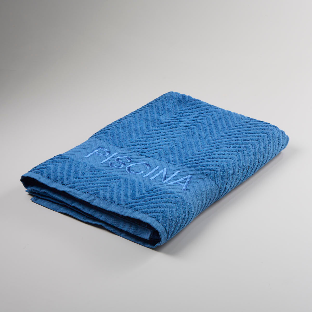 03-12-0034-Toalha-de-Praia-Aveludada-Chevron-Azul-Marinho