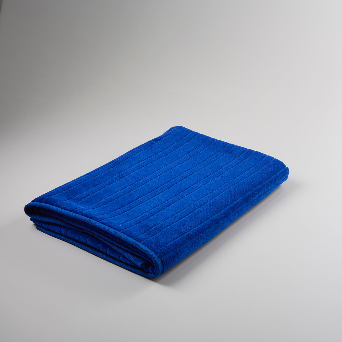 03-12-0036-Toalha-de-Praia-e-Piscina-Biarritz-Azul-Bic-