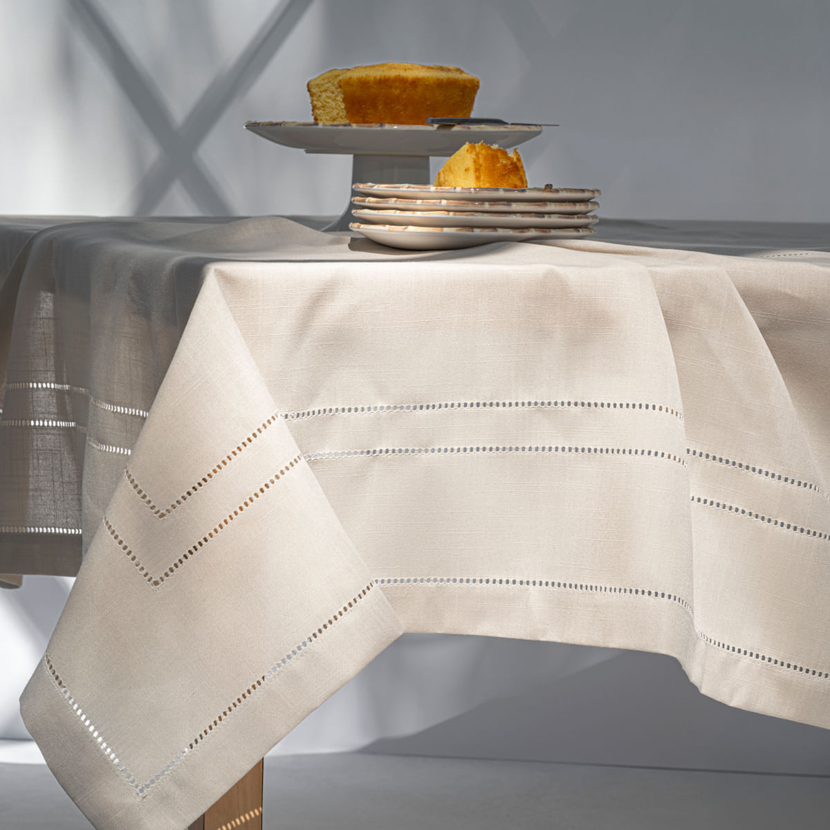 Toalha-de-Mesa-Amelie-Bege-002