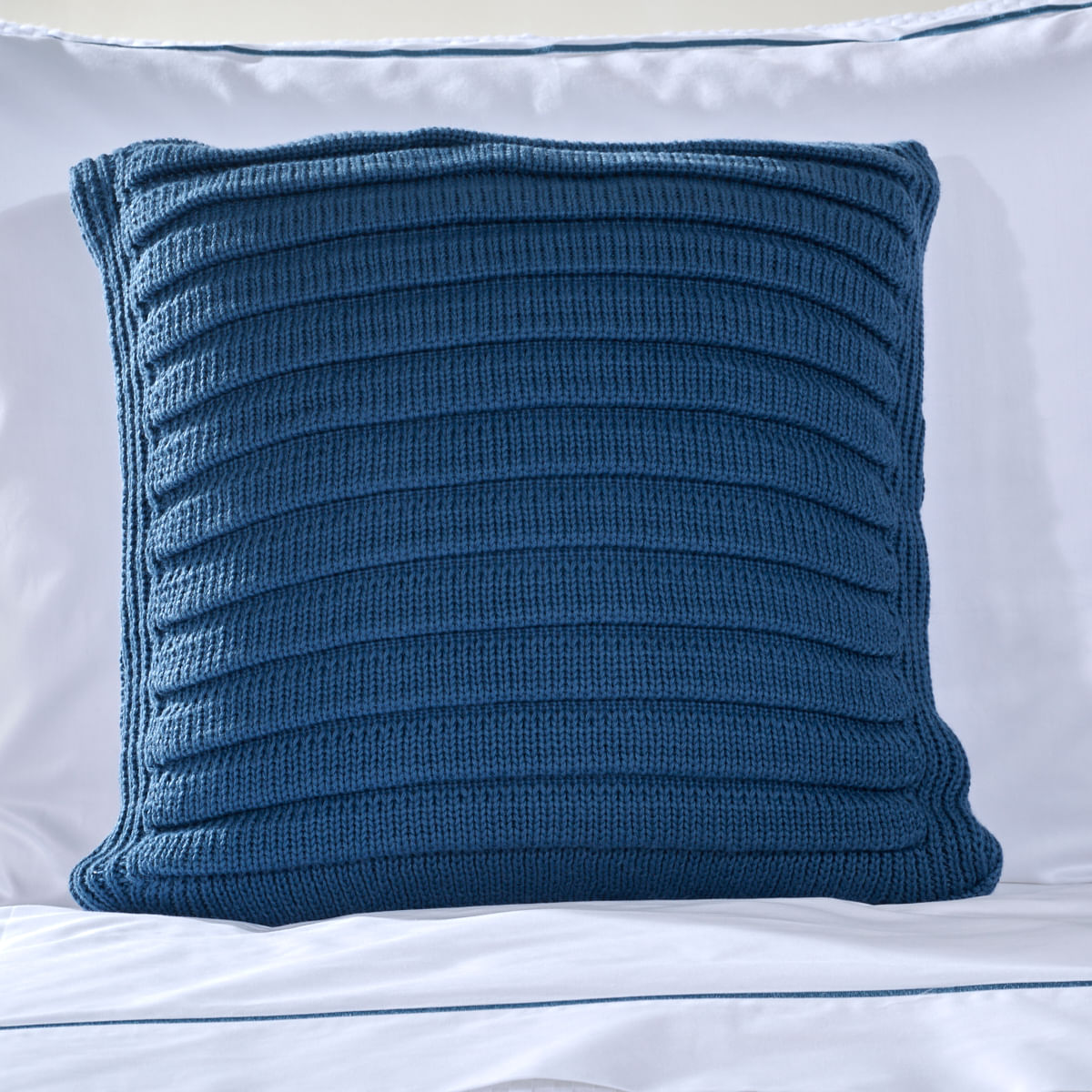 01-0132-Capa-de-Almofada-de-Tricot-Unique-Azul-002