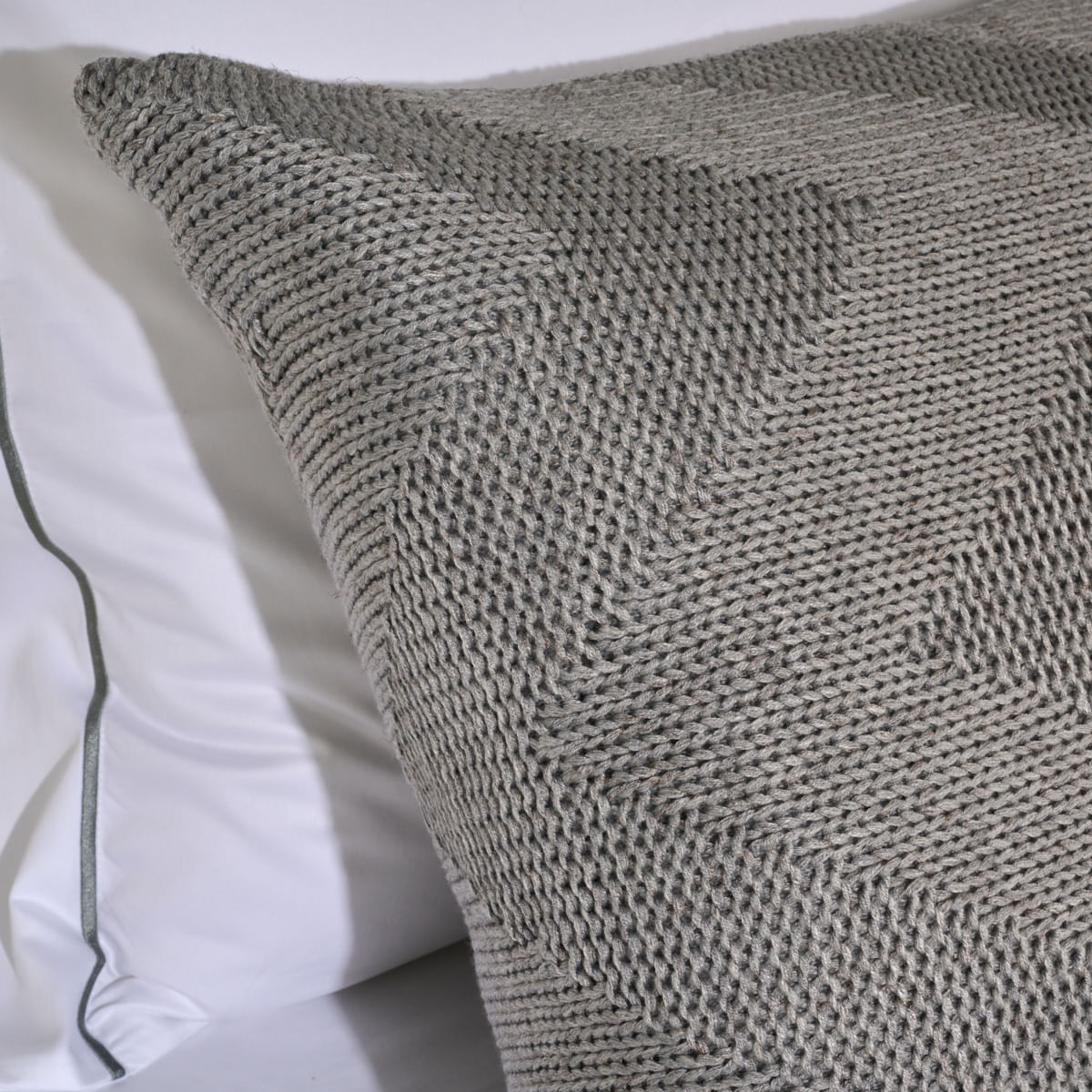 Porta-Travesseiro-vertice-Cinza-002