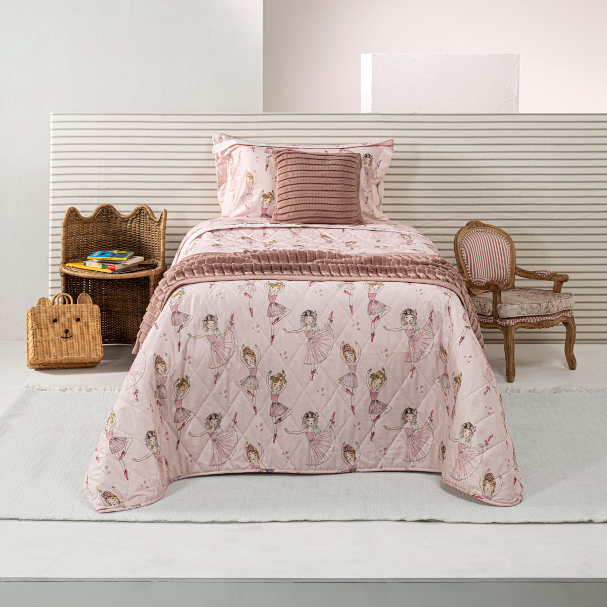 07-03-0266-Colcha-c-Porta-Ballet-Dancer-001