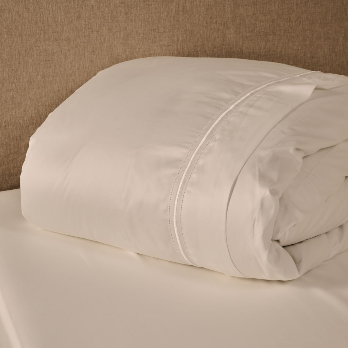 01-02-0544-Capa-de-Edredon-Tulipa-600-fios-Branco-Branco-002