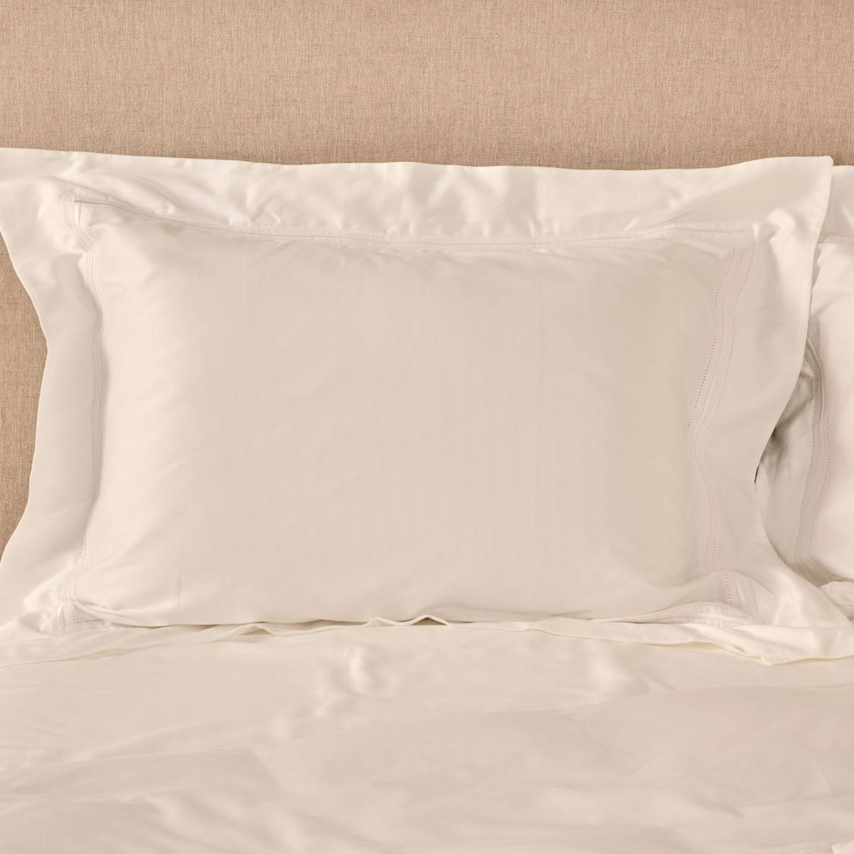 01-09-0423-fronha-Tulipa-600fios-branco-002