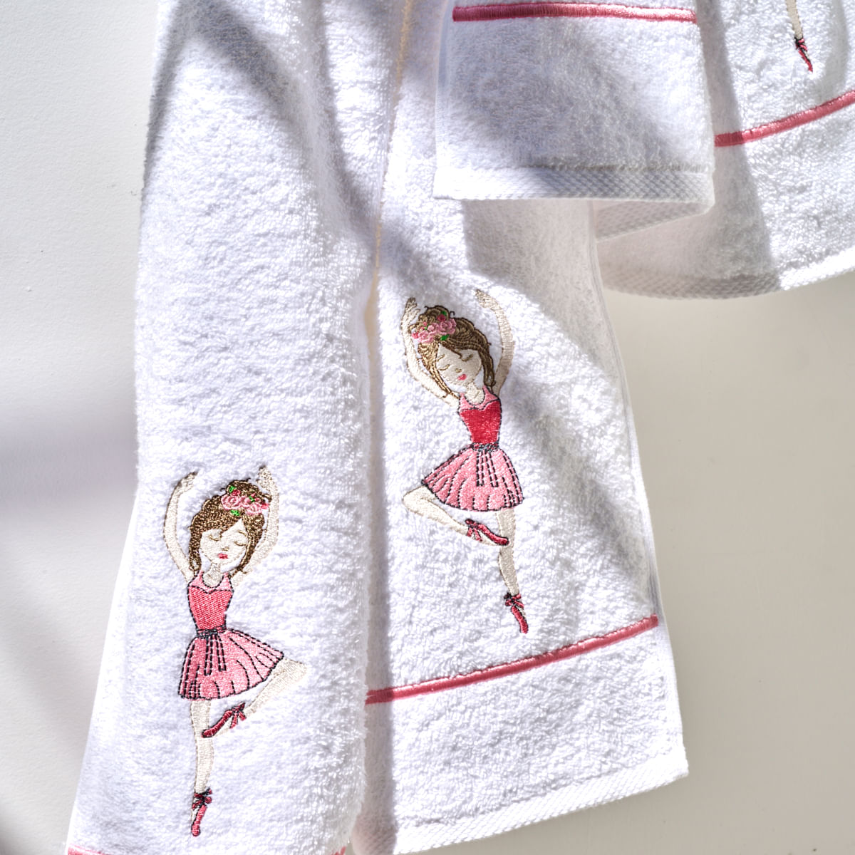 03-03-0141-Kit-Banho-e-Rosto-Ballet-Dancer-Branco-Rosa-002