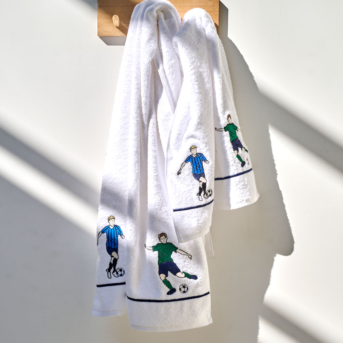 03-03-0145-Kit-Banho-e-Rosto-Soccer-Player-Branco-Marinho-001