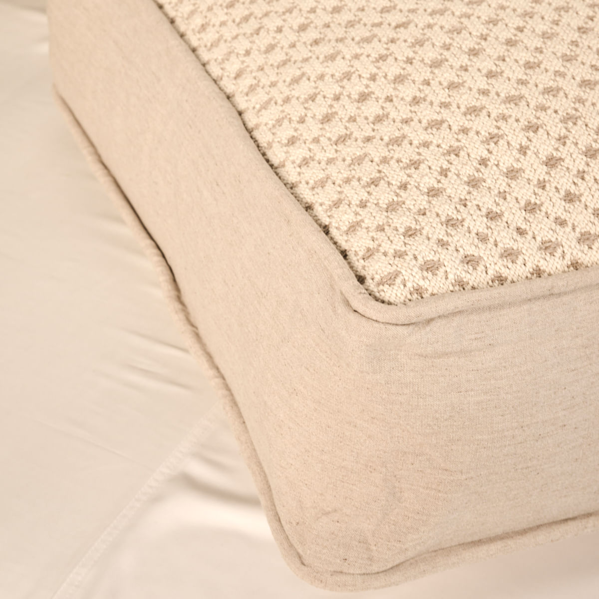 01-01-0556-Capa-de-Almofada--MArrakech-70-x-70-x-20--Off-White-Caqui-003