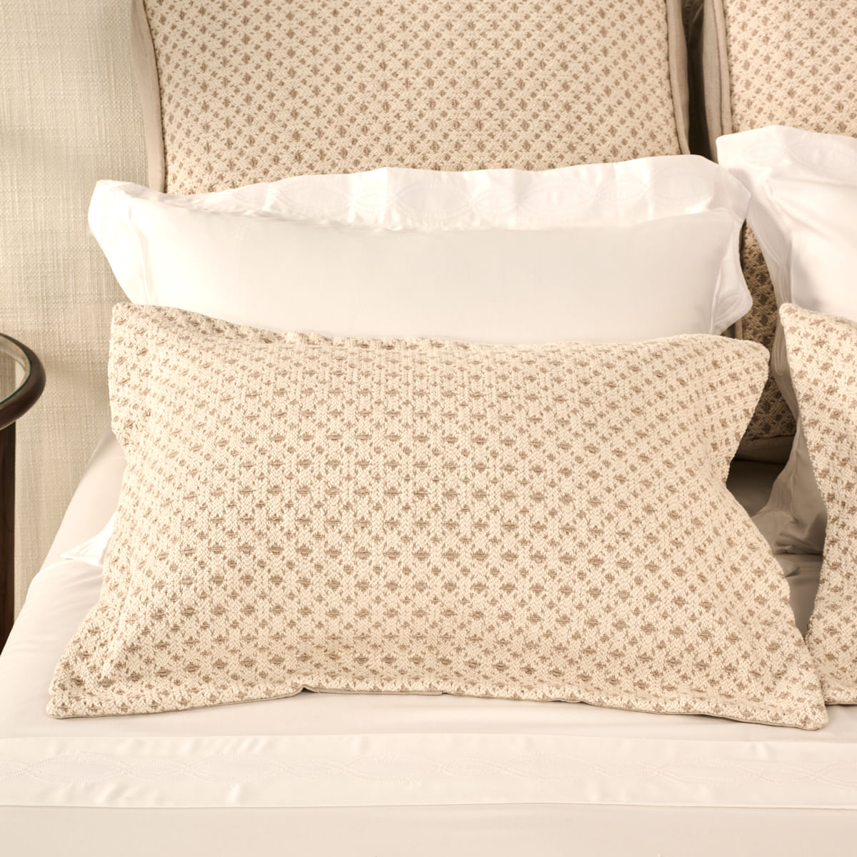 01-16-01-83-Porta-Travesseiro-MArrakech-50-x-70-Off-White-Caqui-002