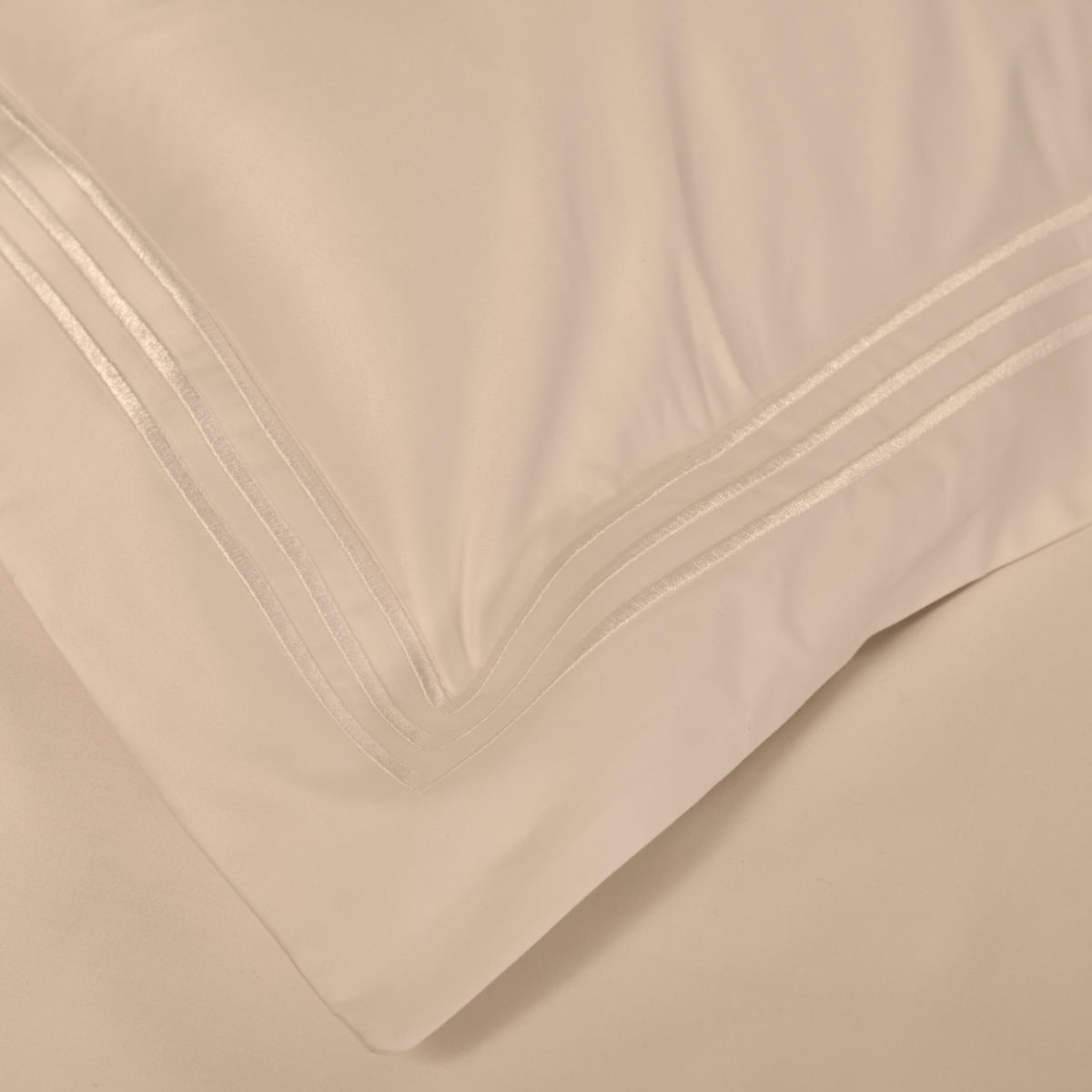 08-01-0328-Capa-de-Almofada-Nuvole-Branco-Branco-004