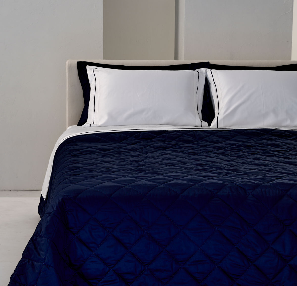 10-01-0149-Jogo-de-Lencol-Plenitude-Branco-Marinho-001