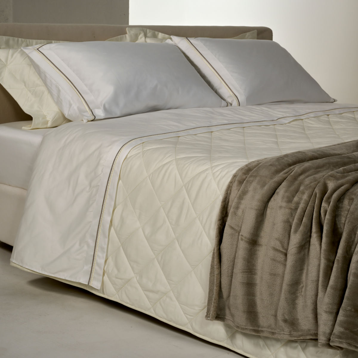 Fronha-Avulsa-Plenitude-Caqui-Perola-002