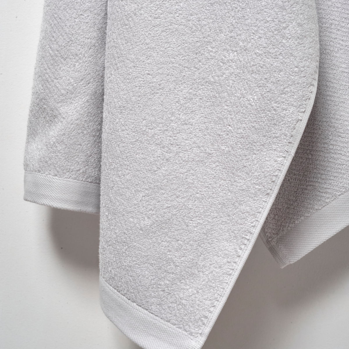 03-09-0065-Toalha-Banho-Porto-Cinza-Claro-002