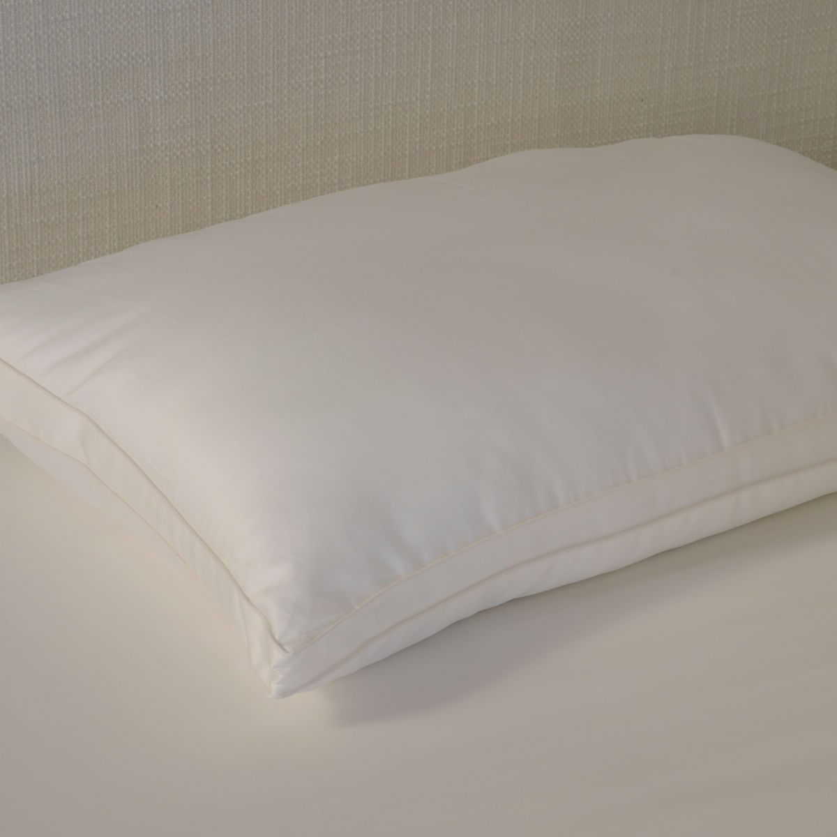 01-18-0128-Travesseiro-Sophistique-50-x-70-Branco-001