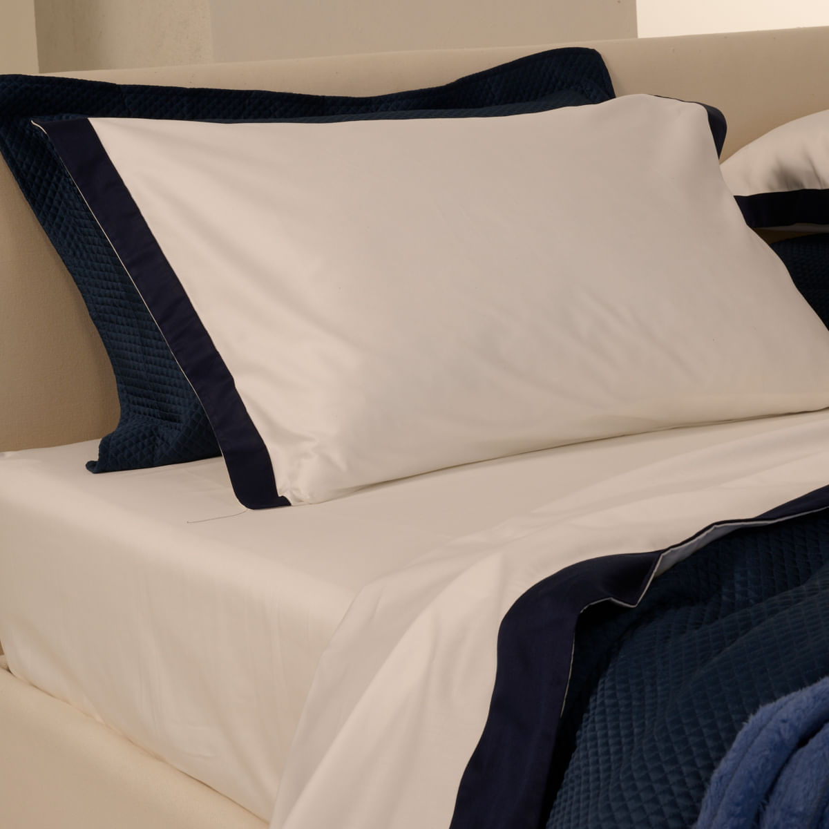 01-102137-Jogo-de-Lencol-Empire-Branco-Marinho-003