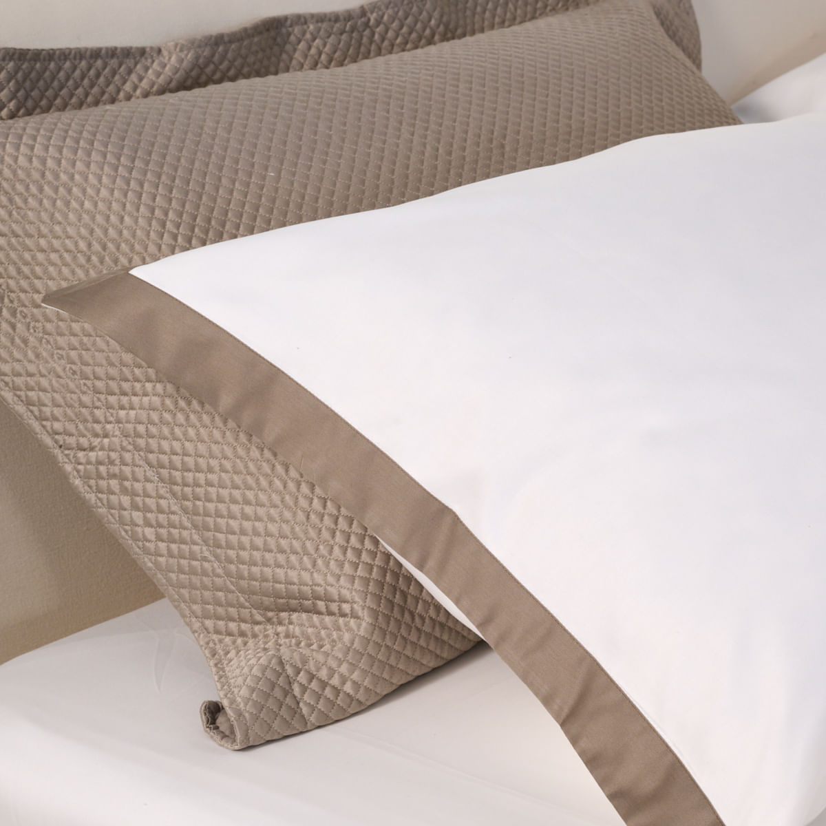 01-09-0637-Fronha-Empire-Branco-Caqui-003