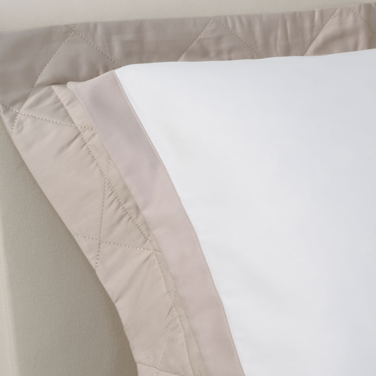 01-09-0637-Fronha-Empire-Branco-Areia-001