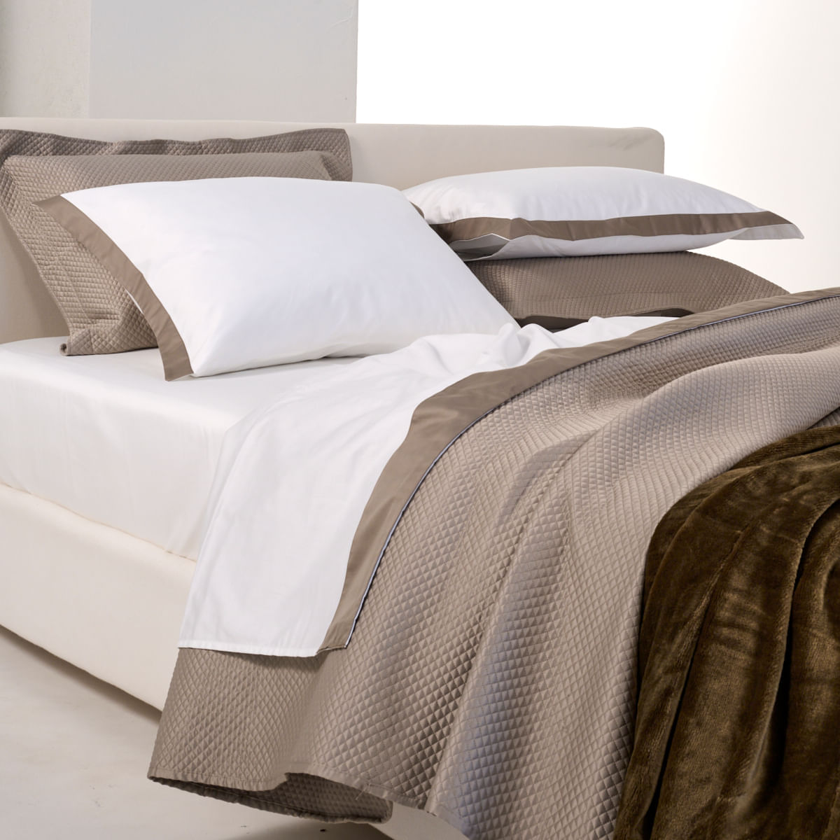 10-01-0419-Colcha-Seraphine-Bege---002