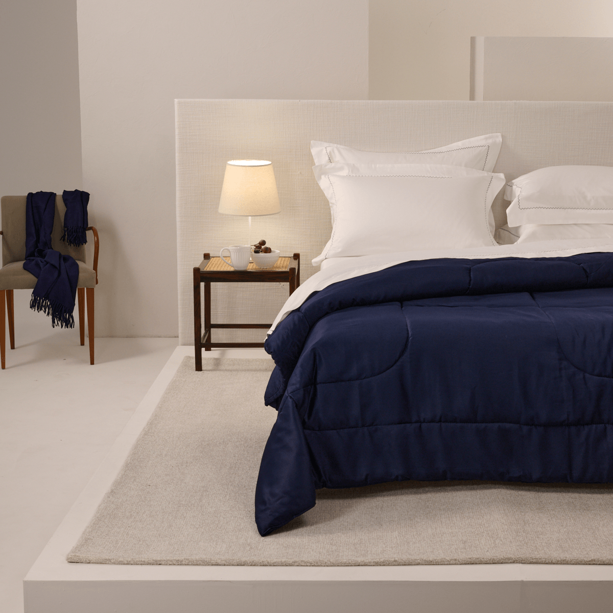 01-10-2424-Jogo-de-Lencol-Montana-Branco-Marinho-001