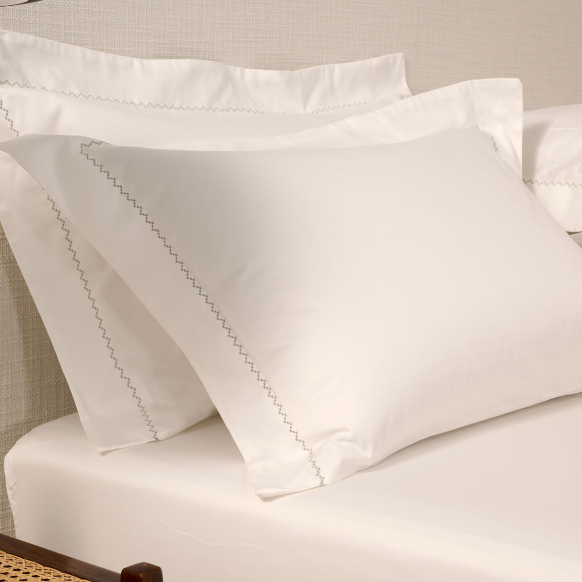 01-09-0690-Kit-Fronha-Monta-Branco-Cinza-003