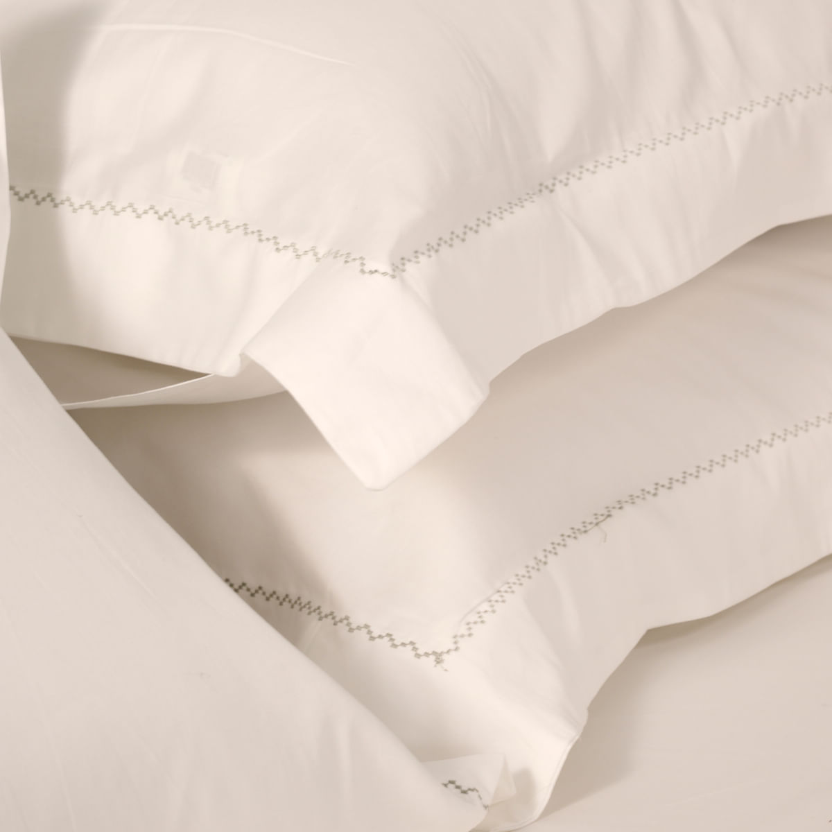 01-09-0690-Kit-Fronha-Monta-Branco-Cinza-004