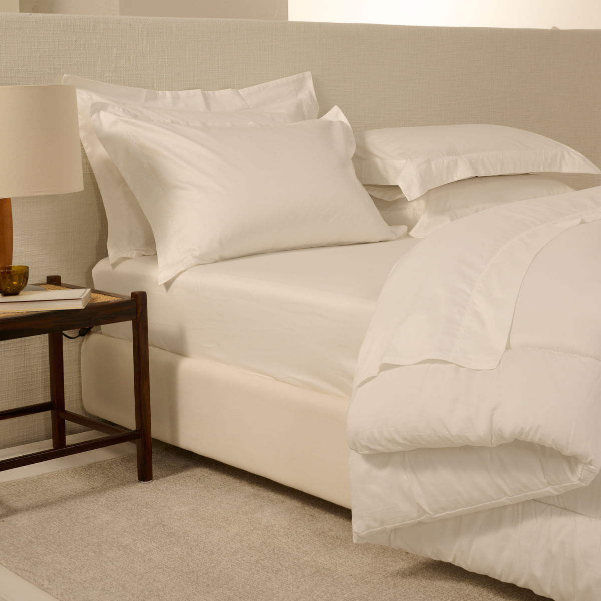 01-17-0216-Edredom-Veneza-Branco--002