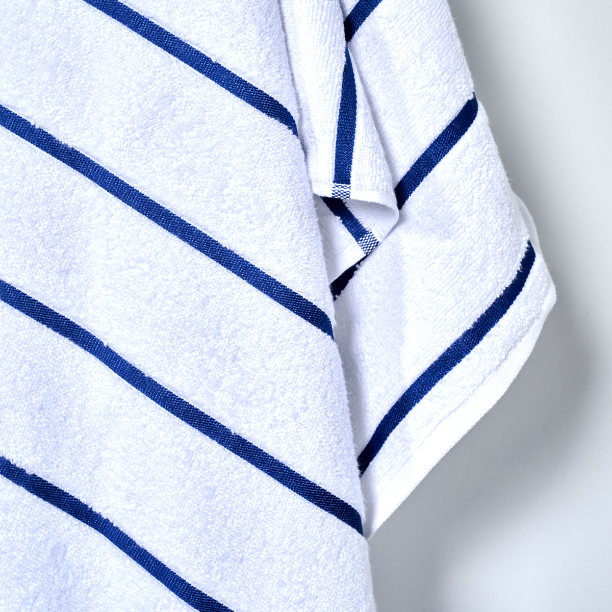 03-12-0025-Toalha-Praia-Summer-Branco-Marinho-002