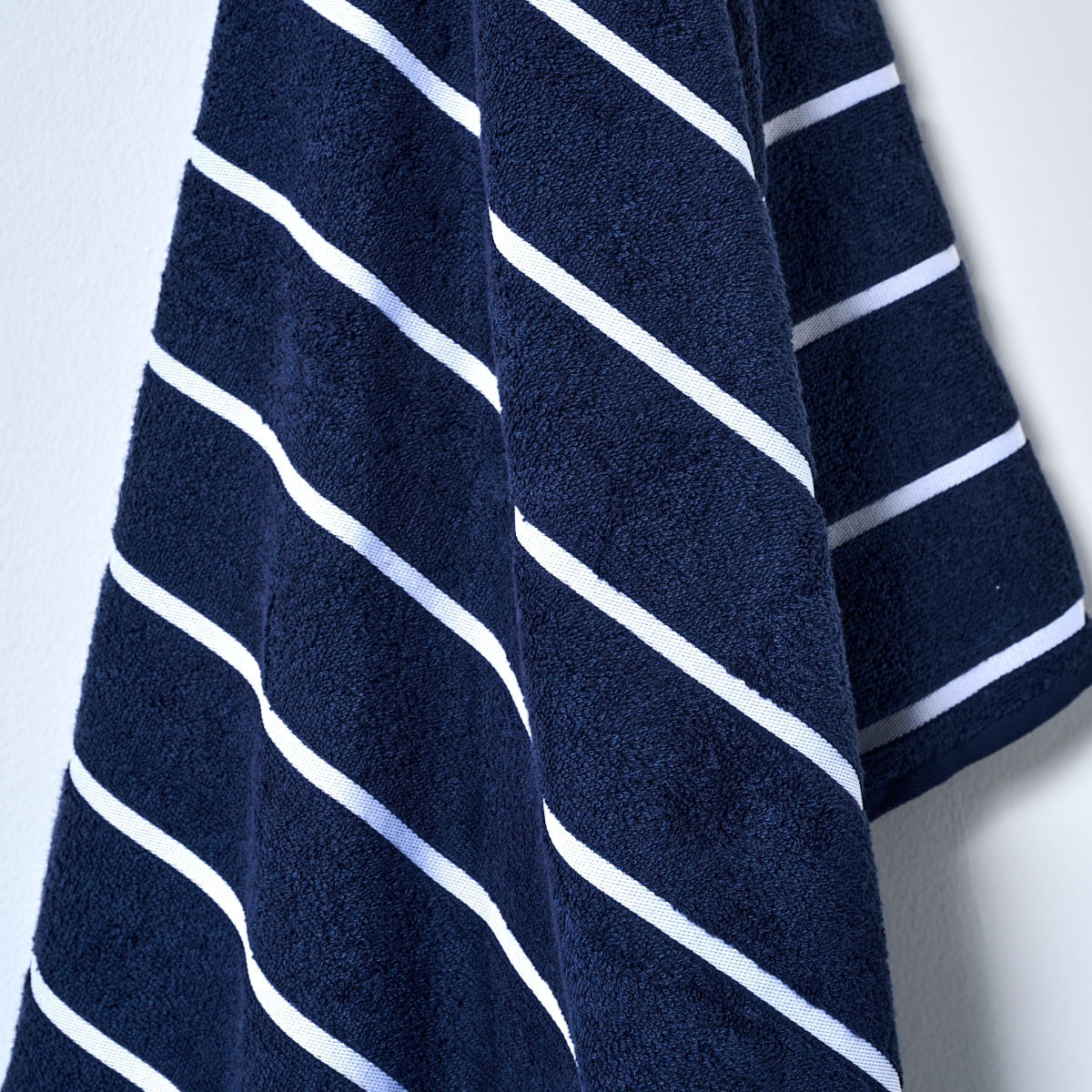 03-12-0025-Toalha-Praia-Summer-Marinho-Branco-002