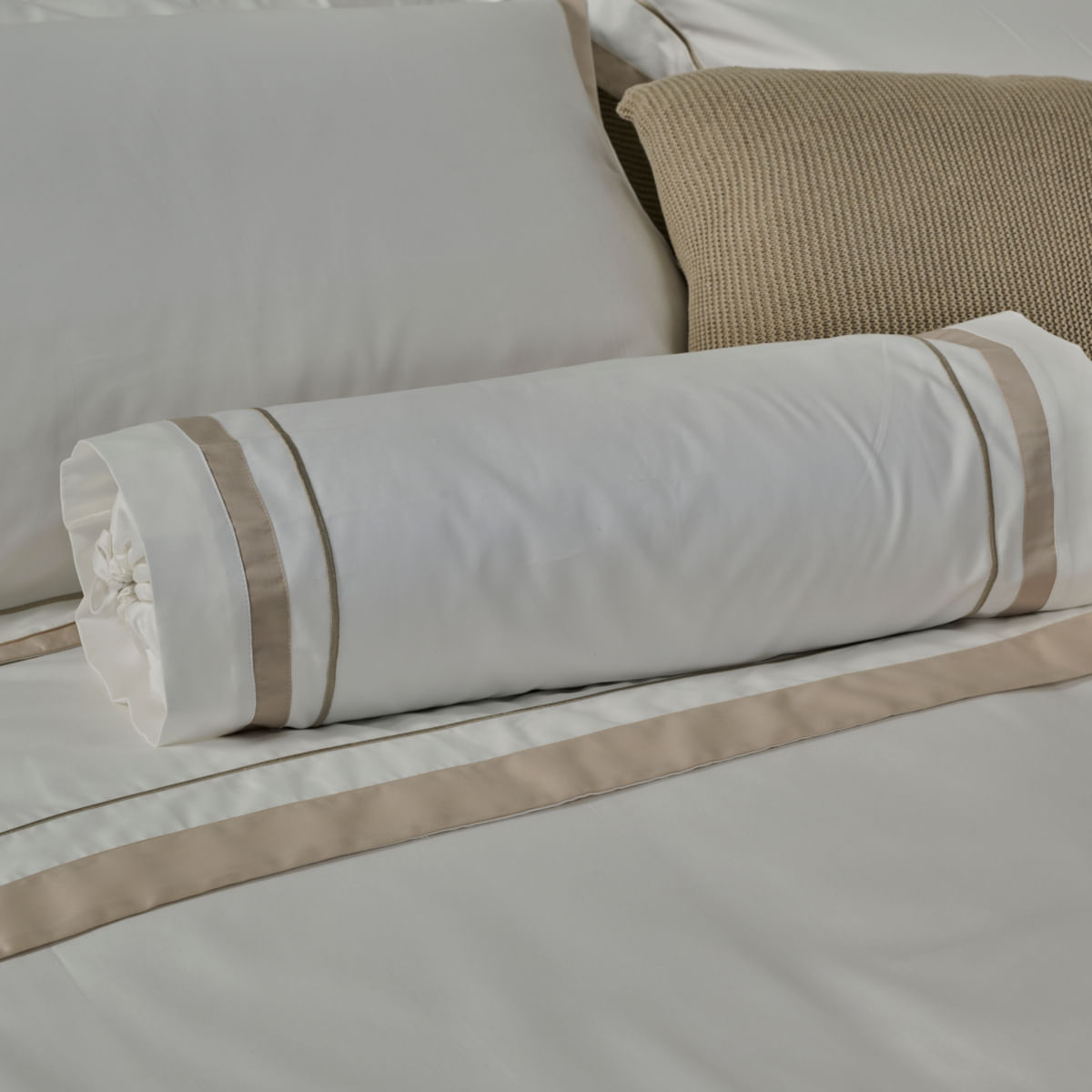 Capa-de-Rolinho-San-Diego-Branco-Caqui-003