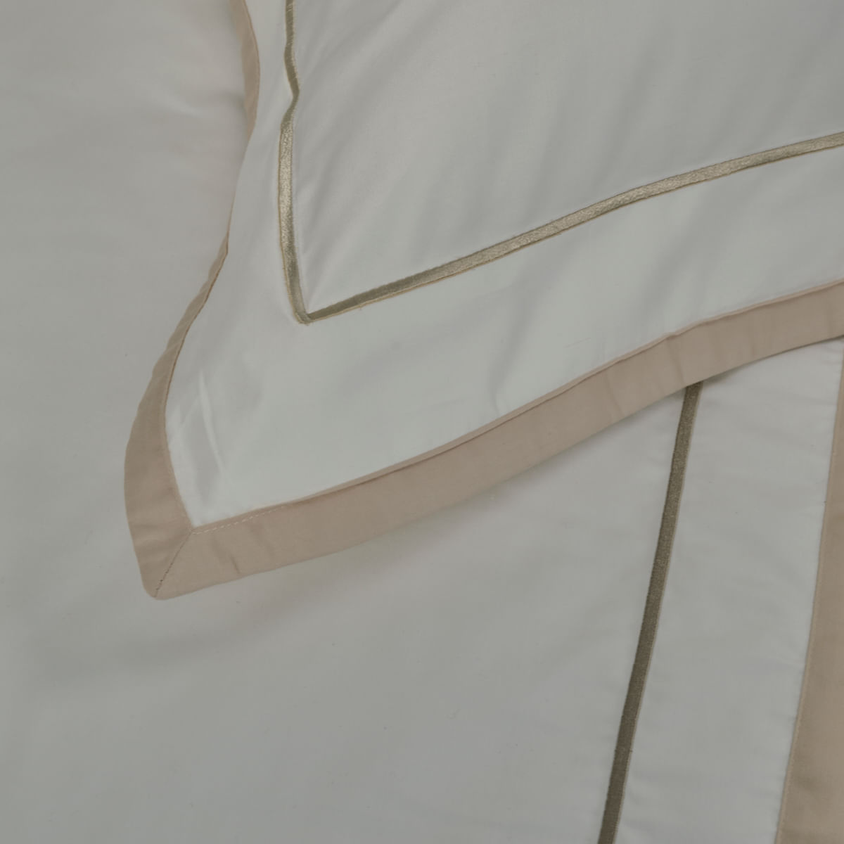 Capa-de-Almofada-San-Diego-450-Fios---Branco---Caqui-2