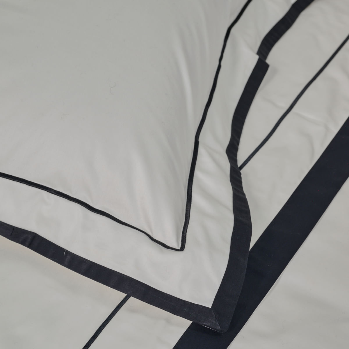 01-10-1300-Jogo-de-Lencol-San-Diego-Branco-Preto-004