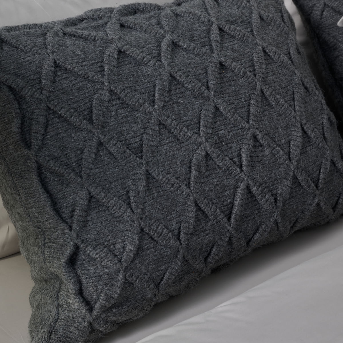 01-16-0082-Porta-Travesseiro-Origami-Chumbo-003