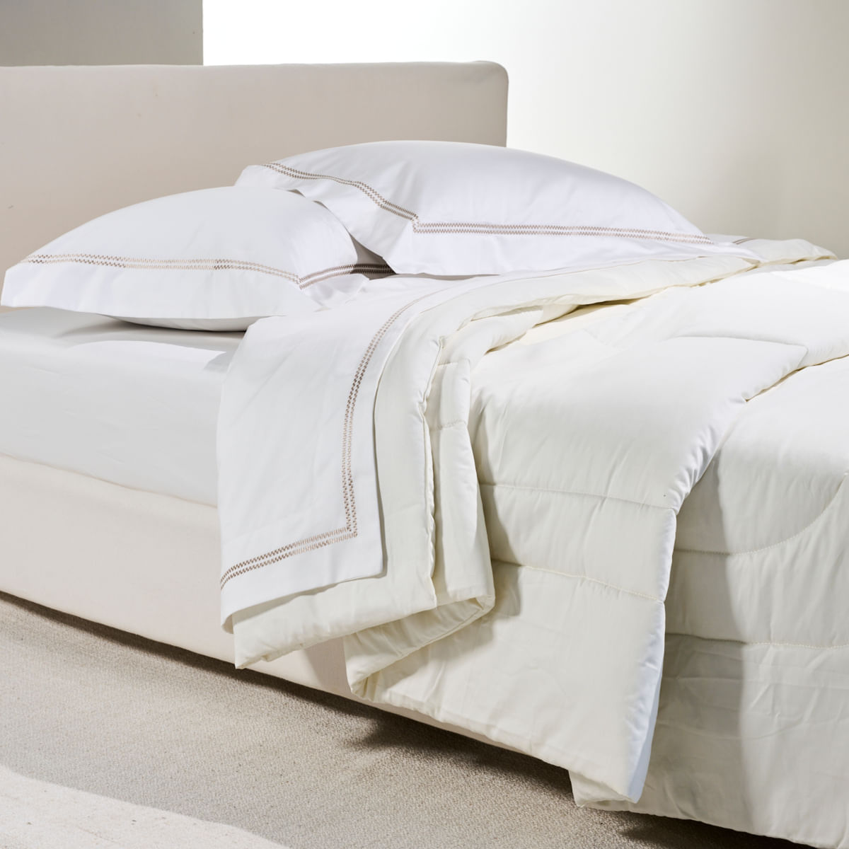 10-01-0379-jogo-de-Lencol-Cambridge-Branco-Caqui-001