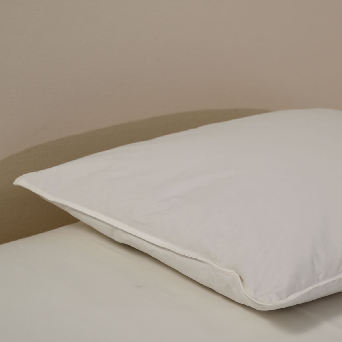 01-18-0022-Travesseiro-100---pluma-40-x-50-002