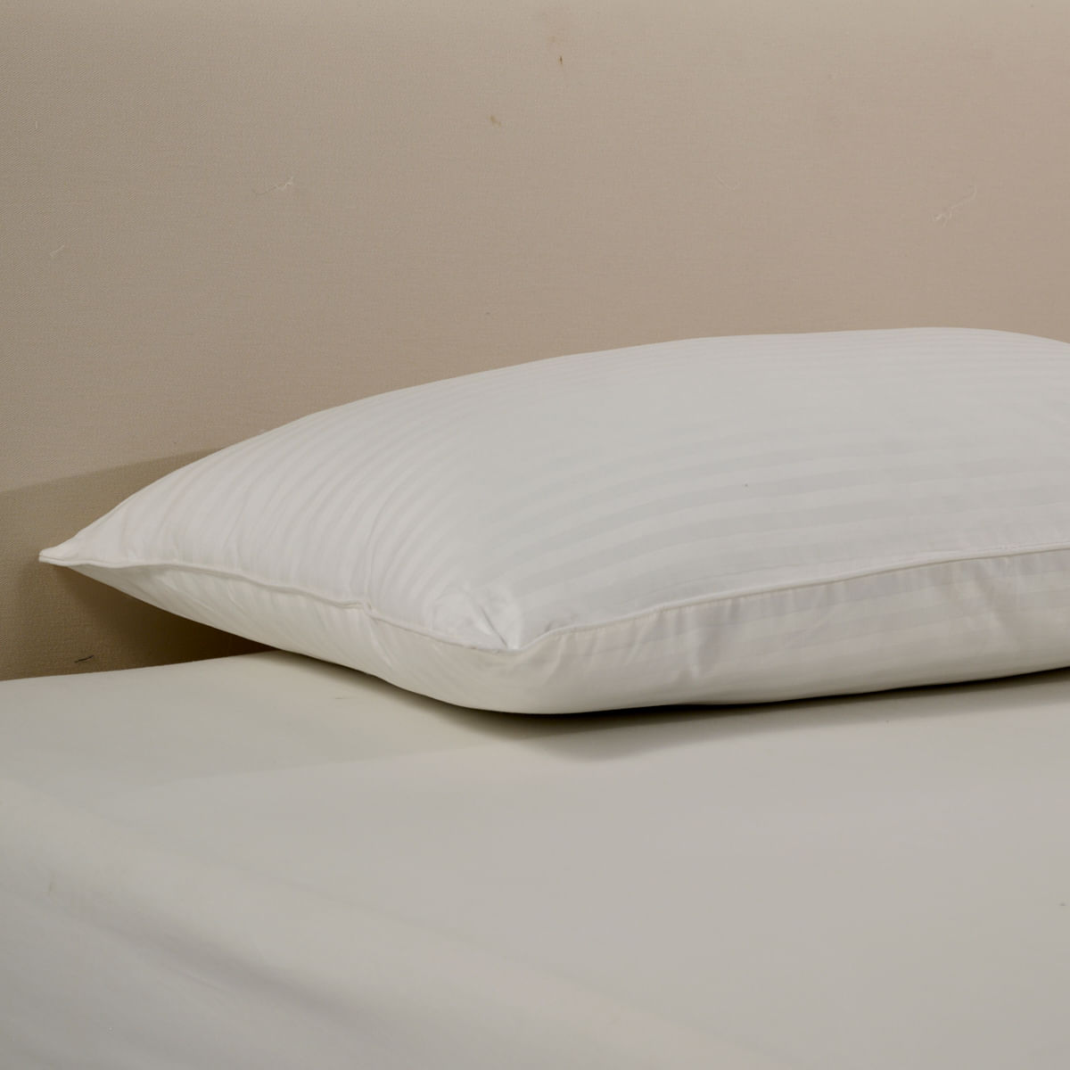 01-18-0066Travesseiro-Premium--Suporte-Baixo-002