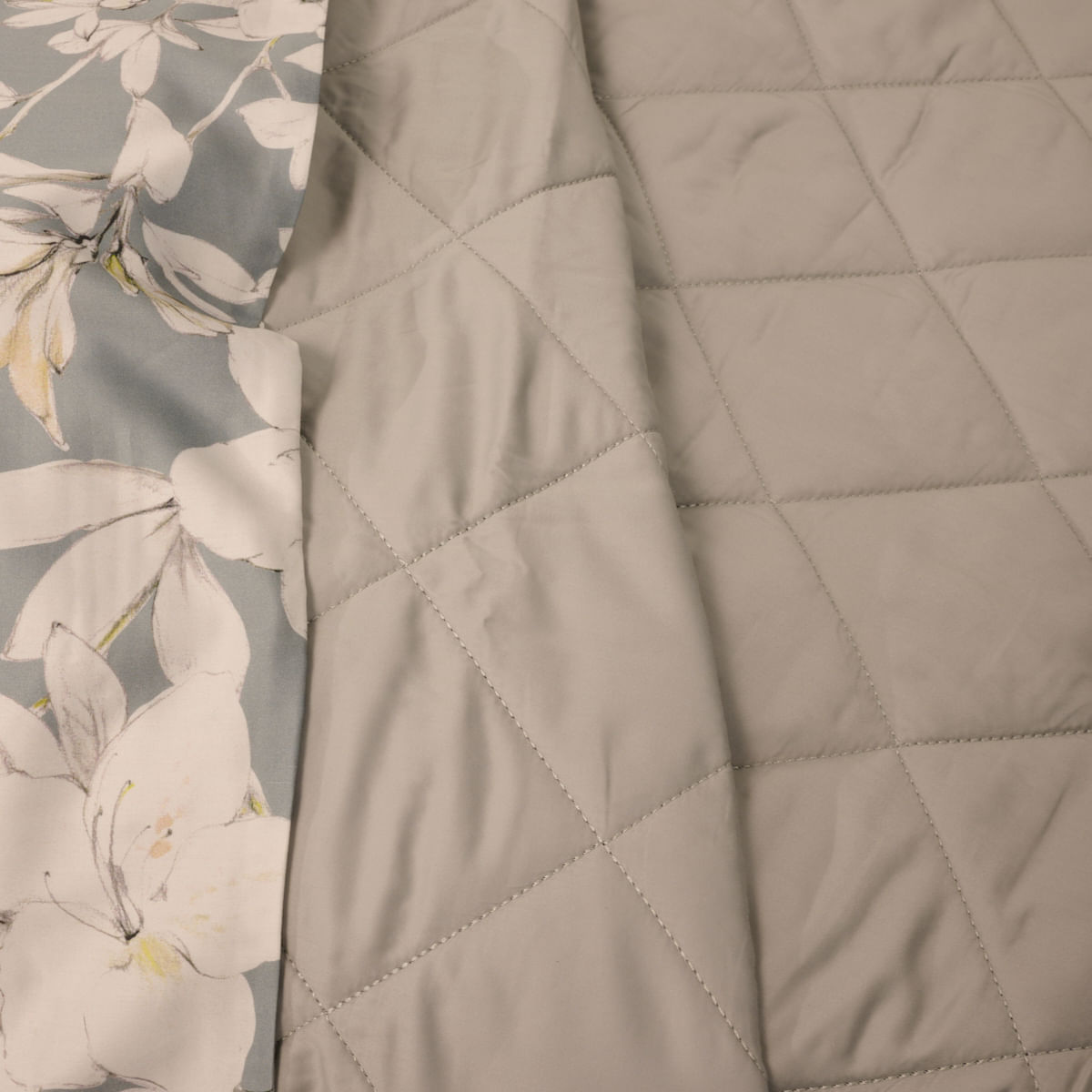 10-01-0556--Colcha-Sublime-Prata-002