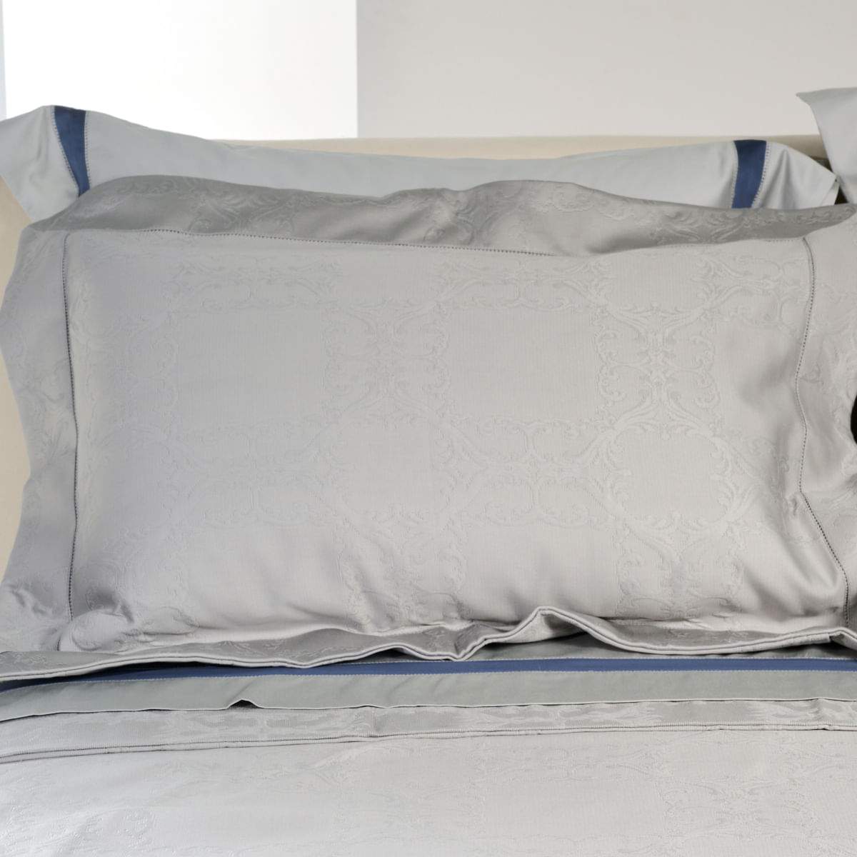 01-05-0344-Colcha-C-Porta-Portuguesa-Sophistique-Cinza-002