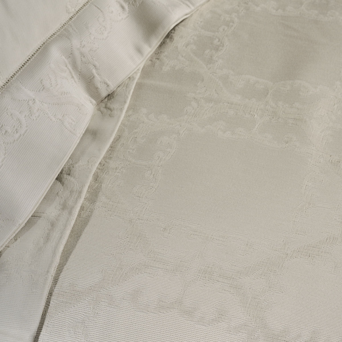 01-05-0344-Colcha-c-Porta-Portuquesa-Sophistique-Areia-004