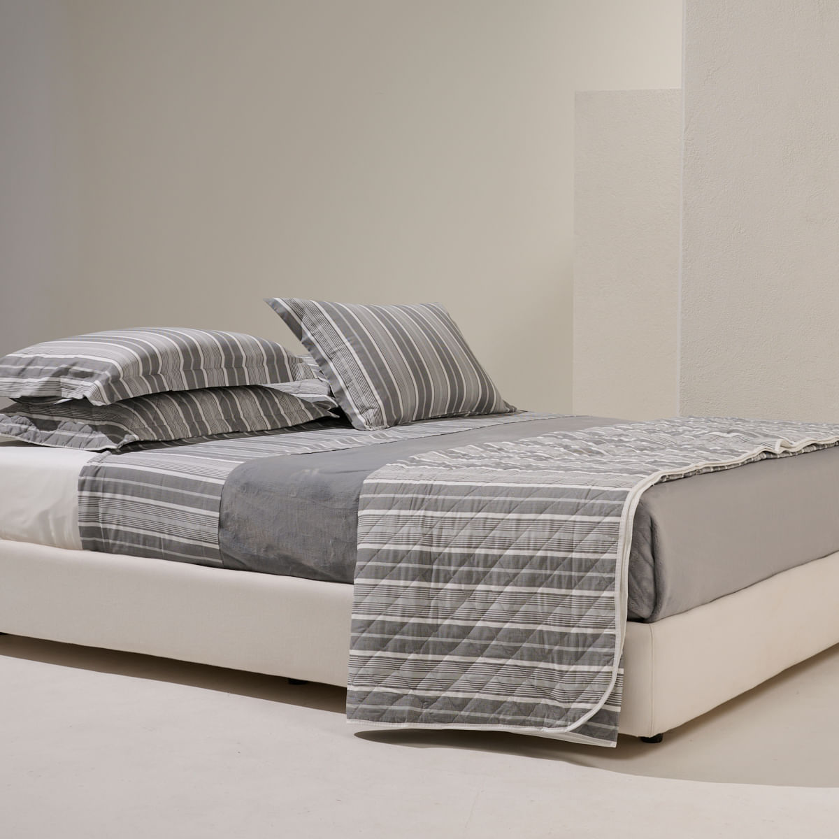 01-04-0118-Cobertor-Imperiale-Cinza-001