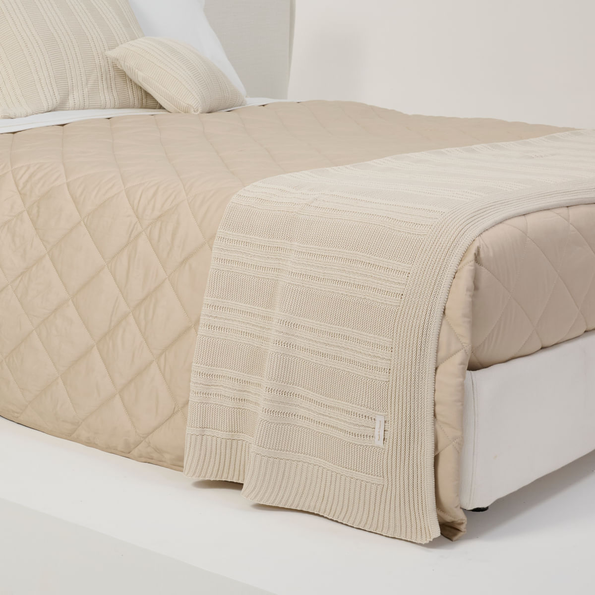 10-01-0524-PESEIRA-TRICOT-CANELADA-ME-Areia-003