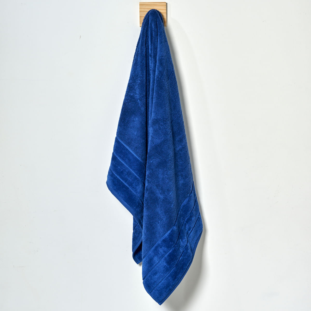 03-09-0044-Toalha-Bnnho-Seven-Hundred-Azul-Bic-001