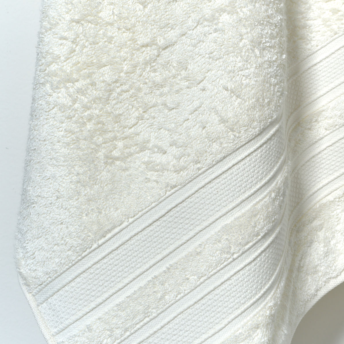 03-15-0009-Toalha-Banho-Magnifique-Marfim-002