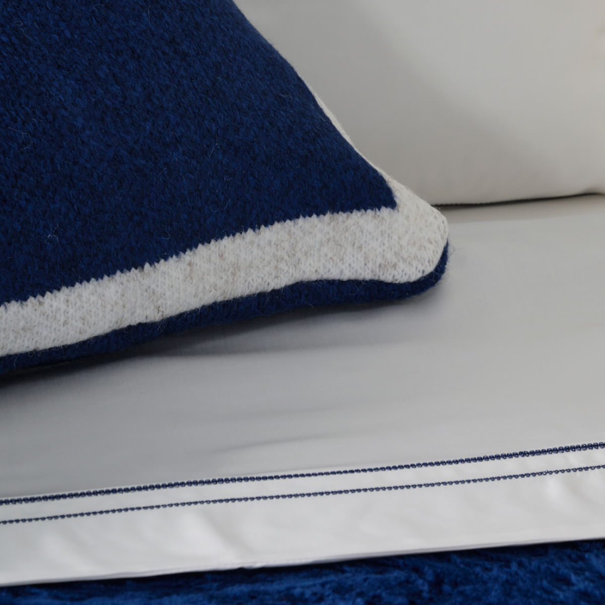 01-01-0521-Capa-de-Almofada-Insight-Azul-Perola-005